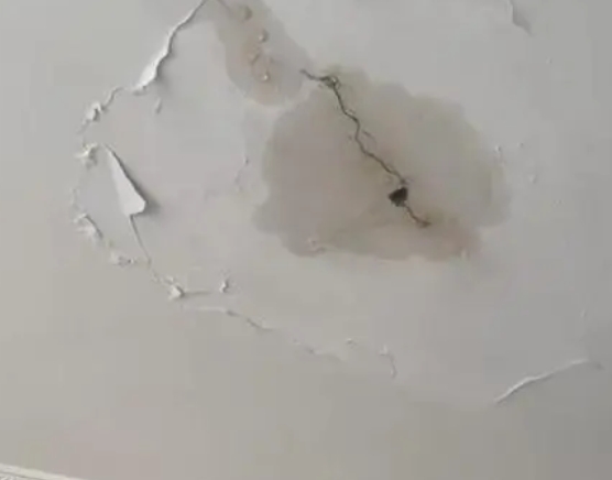乌鲁木齐阳台漏水维修公司分享下屋面防水工程质量问题原因分析